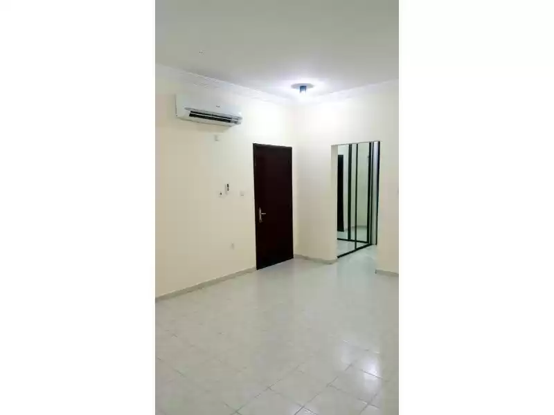 住宅 就绪物业 5 间卧室 U/F 大院别墅  出租 在 多哈 #15233 - 1  image 